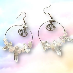 βοΈ Chakra Lotus Flower Light Pink Quartz Chip Crystal Silver Hoop Earrings